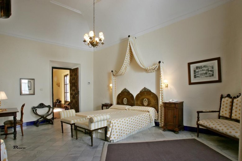 Hotel Domus Selecta Posada De Palacio