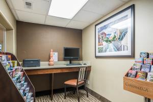 Hotel Comfort Inn & Suites