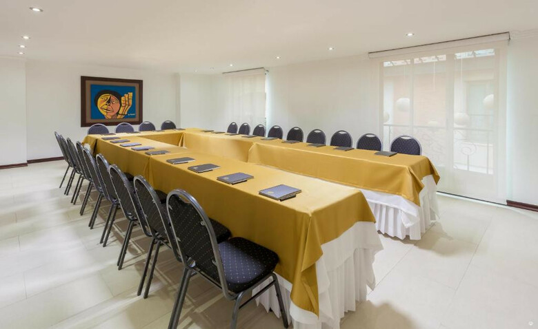 Hotel Embassy Park