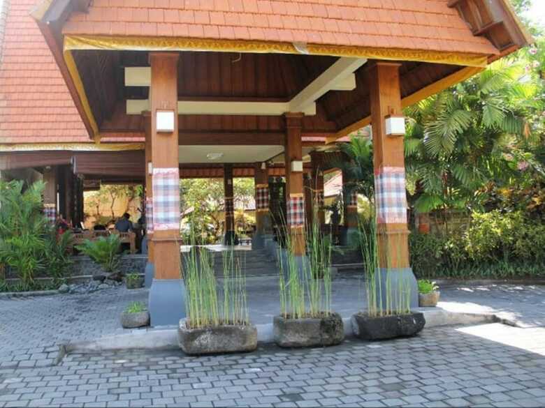 Hotel Besakih Beach Resort