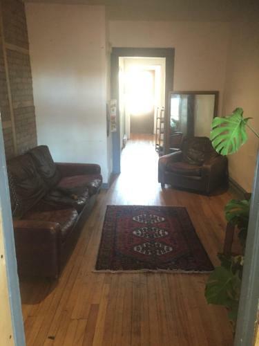 Hostal Auberge Chez Jean