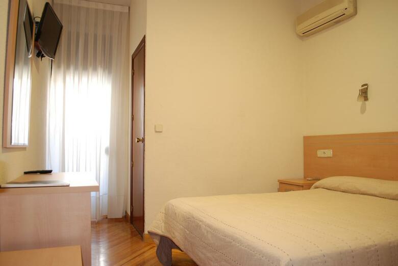Hostal Avenida