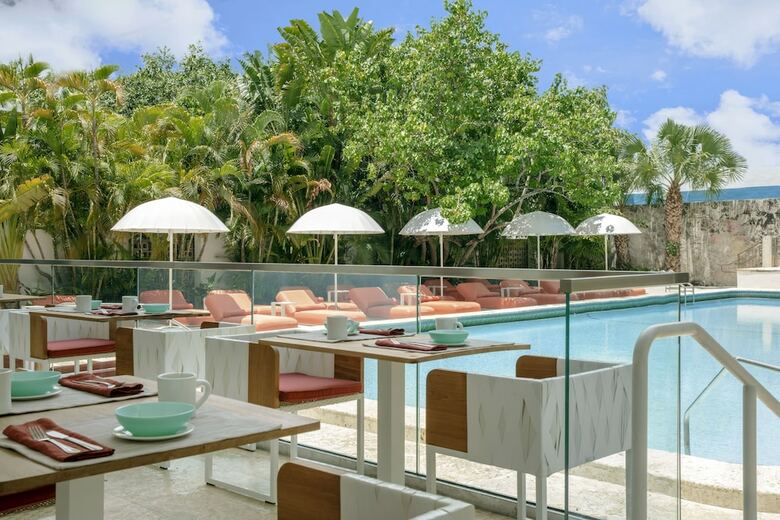 Hotel The Hall South Beach