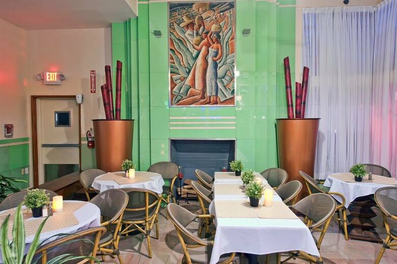 Colony Hotel