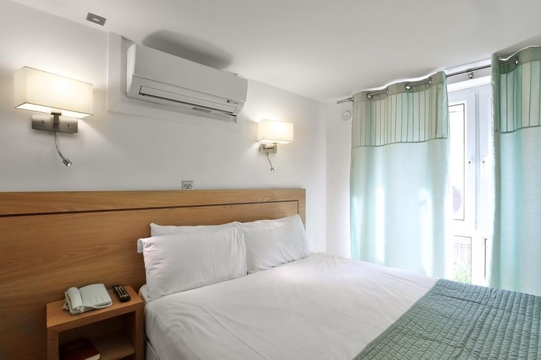 Ambassadors Hotel