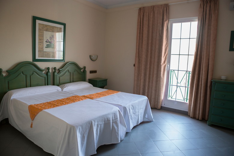 Hotel Mitra - Cabra