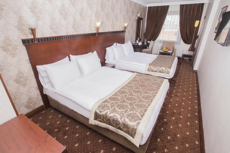 Nova Plaza Crystal Hotel & Spa