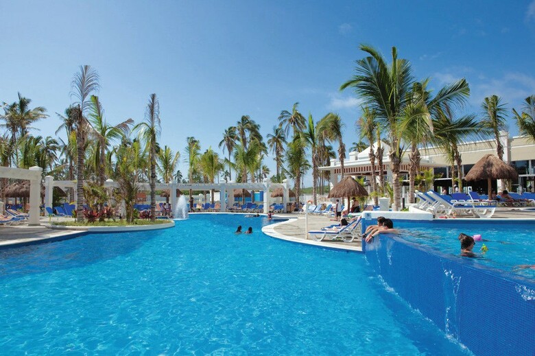 Hotel Riu Emerald Bay