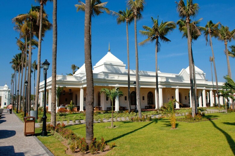Hotel Riu Emerald Bay