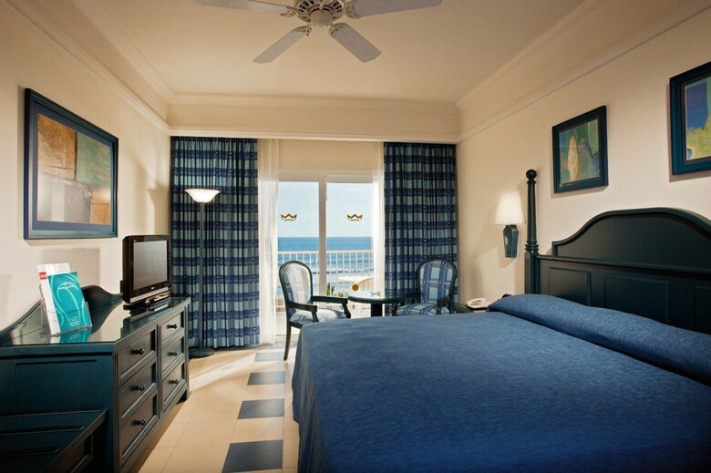 Hotel Riu Emerald Bay