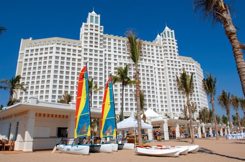 Hotel Riu Emerald Bay