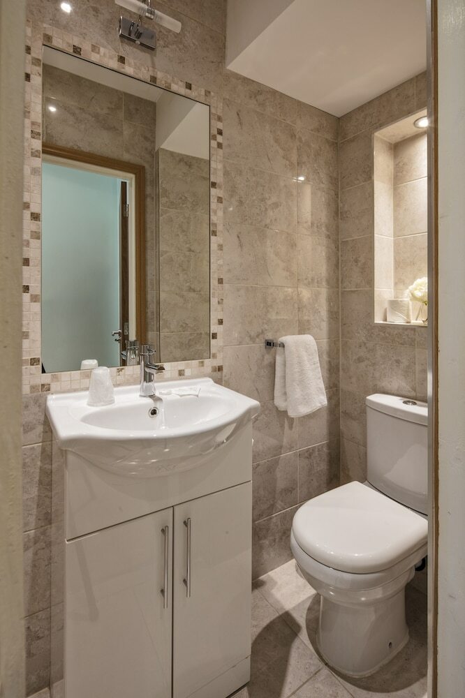 Lancaster Court Hotel