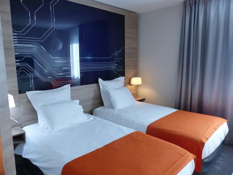 Hotel Mercure Poitiers Aquatis Site Du Futuroscope