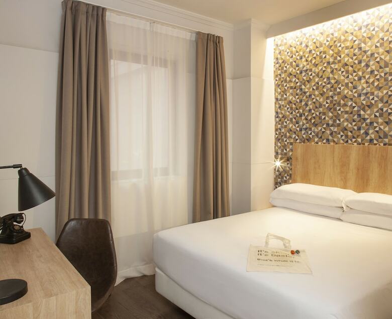 Hotel Chic & Basic Velvet