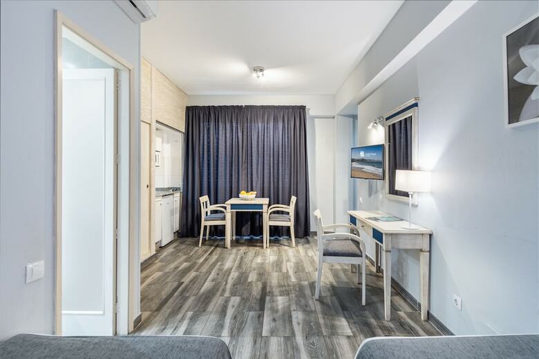 Apartamentos Col�n Playa