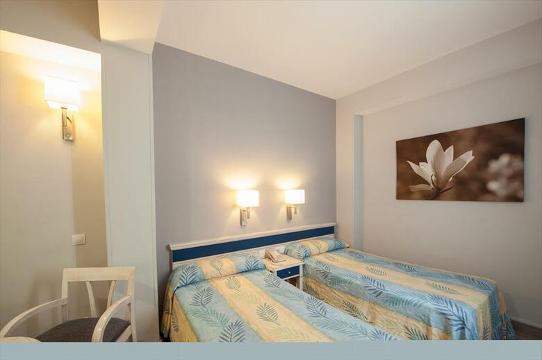 Apartamentos Col�n Playa