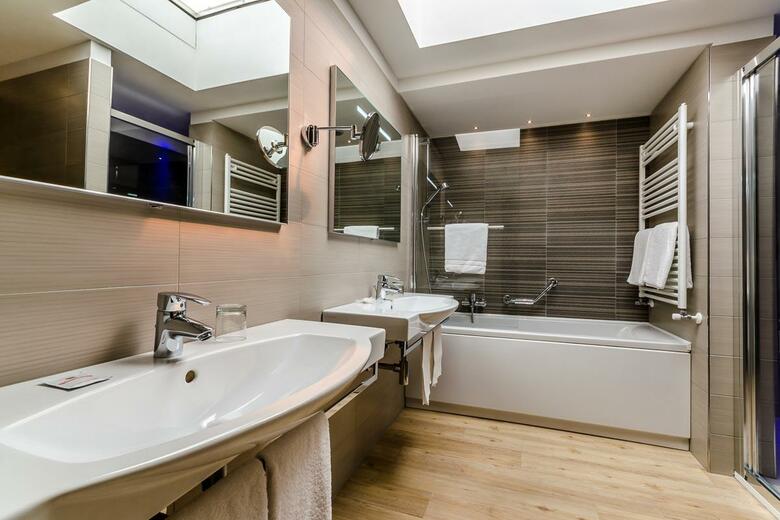 Smart Hotel Holiday