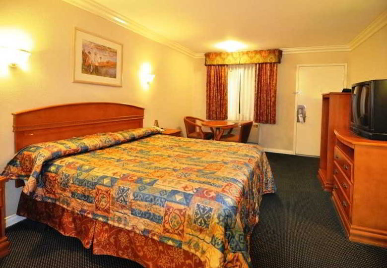 Hotel Orange Tustin Inn