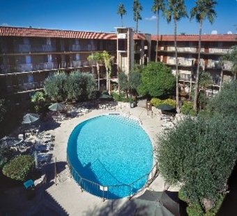 Hotel Embassy Suites Phoenix Airport
