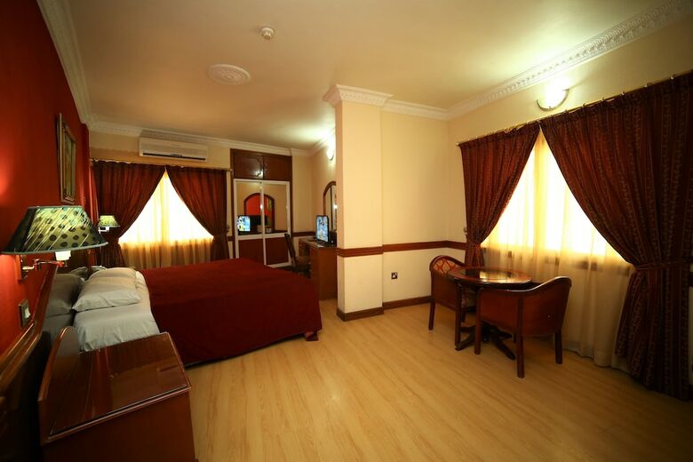 Awal Hotel