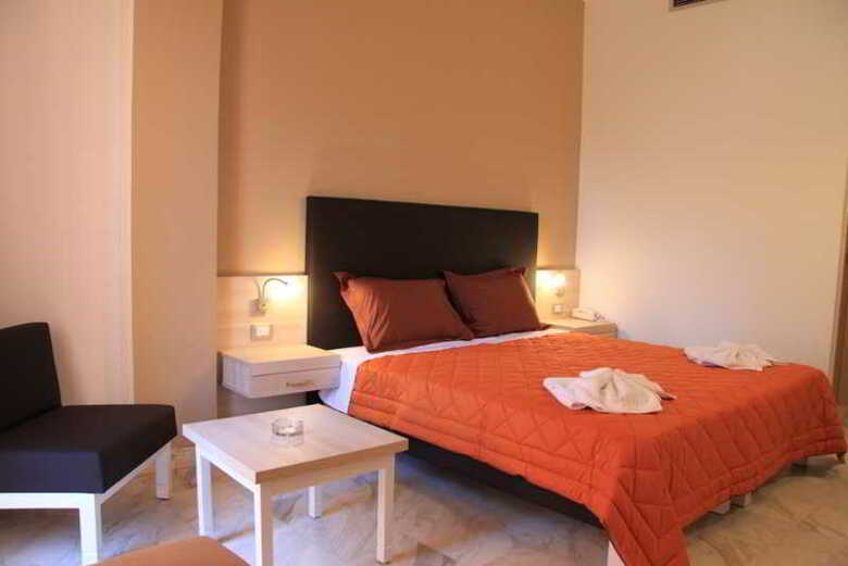 Hotel Elotia