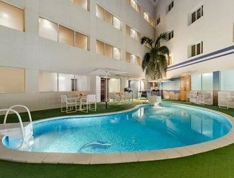 Hotel Ramada Qurum Beach