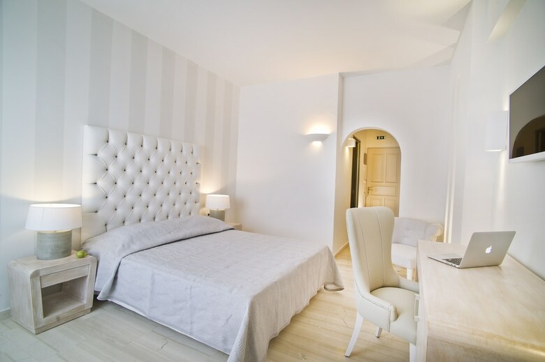 Hotel Santorini Palace
