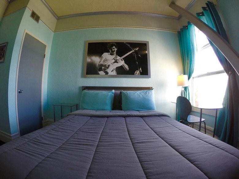 Encore Express Hotel