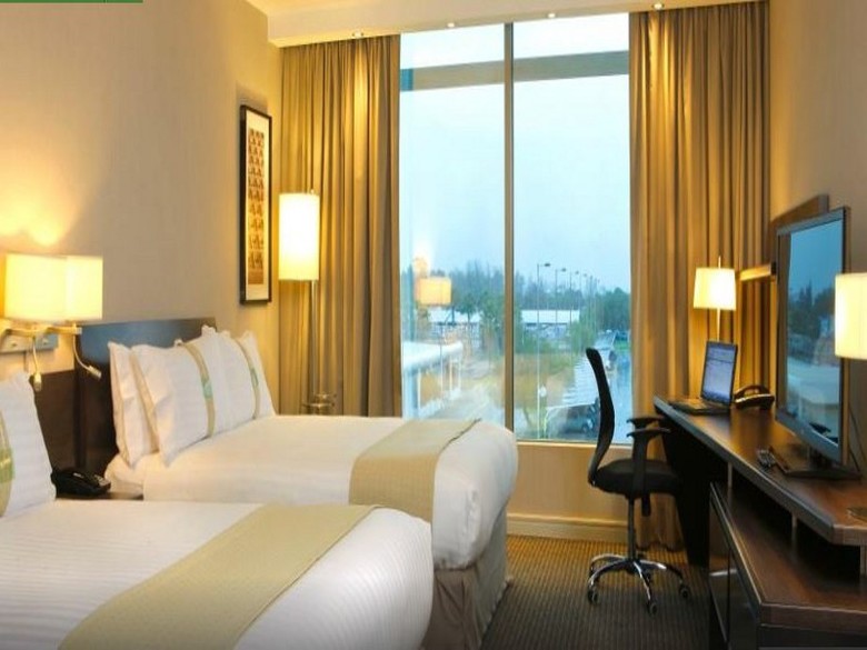 Hotel Holiday Inn Santiago Airport