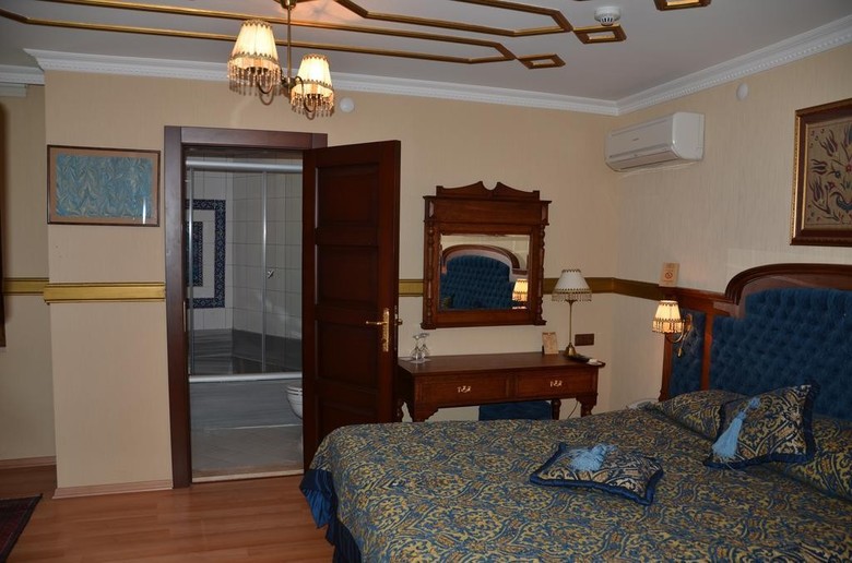 Aruna Hotel