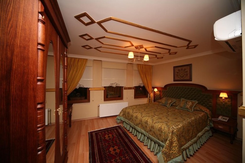 Aruna Hotel