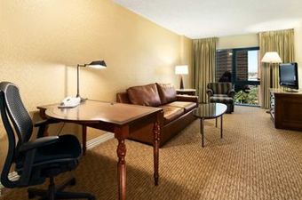Hotel Hilton Suites