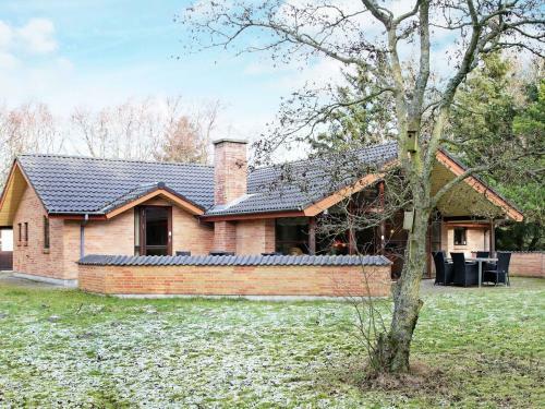 Four-bedroom Holiday Home In Bl�vand 36