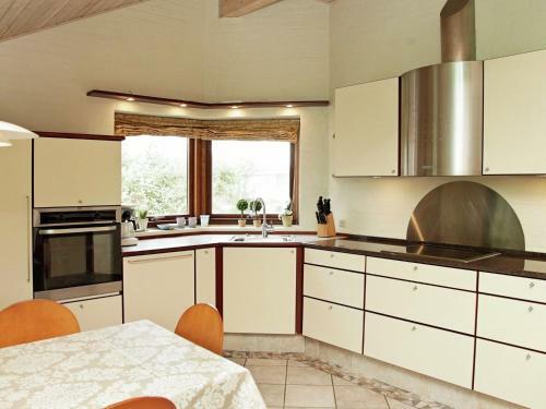 Four-bedroom Holiday Home In Bl�vand 36