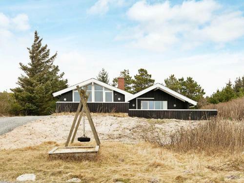 Four-bedroom Holiday Home In Bl�vand 16