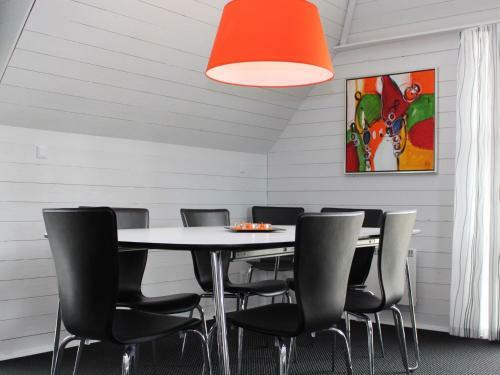 Four-bedroom Holiday Home In Bl�vand 26