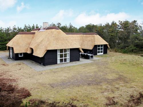 Four-bedroom Holiday Home In Bl�vand 26