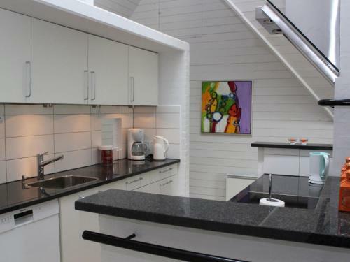 Four-bedroom Holiday Home In Bl�vand 26