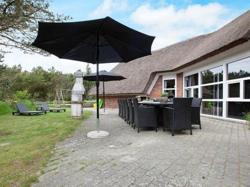 Six-bedroom Holiday Home In Bl�vand 8