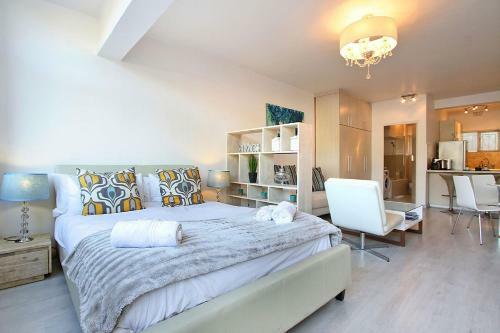 Hotel Sandringham II
