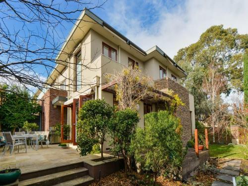 Boutique Stays - Maple On Kent, Glen Iris Townhouse