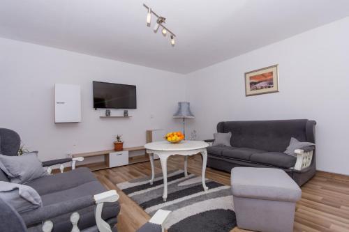 Apartments Toma