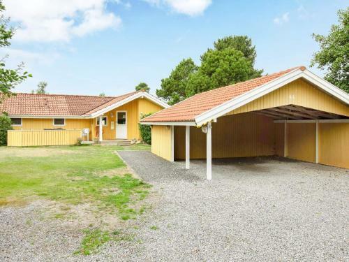 Four-bedroom Holiday Home In V�ggerl�se 5