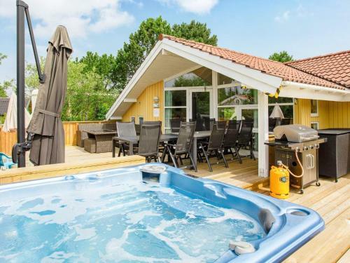 Four-bedroom Holiday Home In V�ggerl�se 5