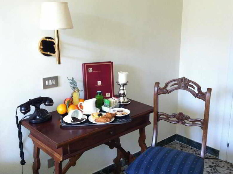 Hotel Titano