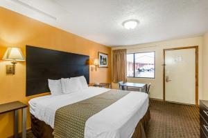 Hotel Econo Lodge North