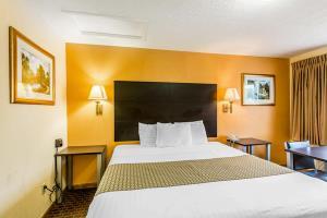 Hotel Econo Lodge North