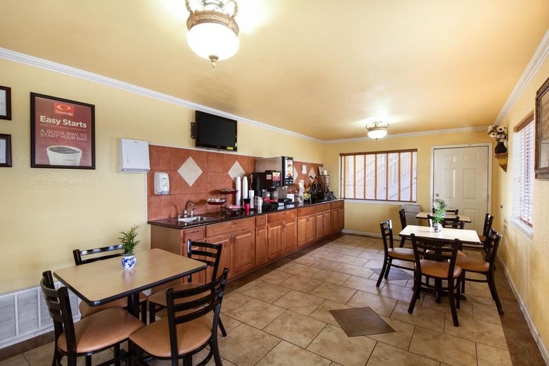 Hotel Econo Lodge Inn & Suites Coliseum