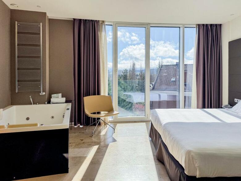 Hotel Jardines De Uleta Suites