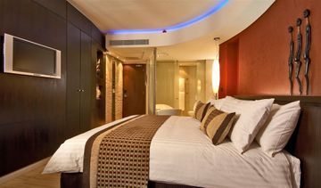 Hotel Tribe